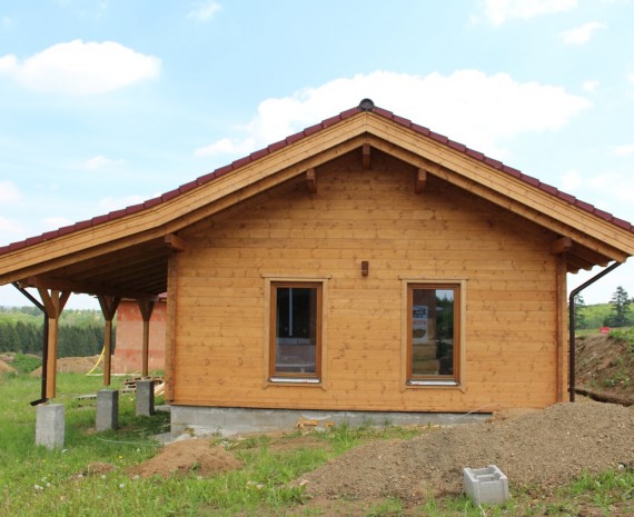 Čelní pohled na srub