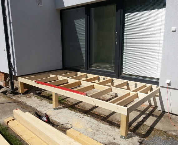 Tesařské, pokrývačské a další stavební práce