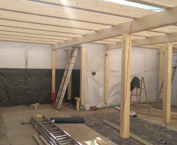 Stropní trámy ve srubu