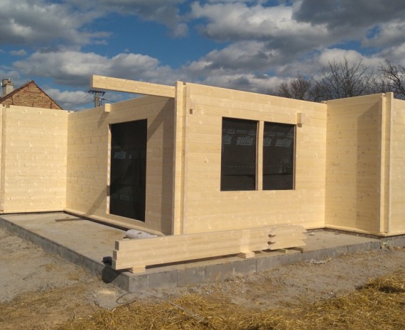 Realizace podkrovního srubu