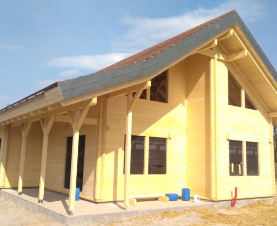 Srub a pohled na terasu