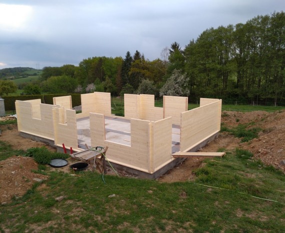 Přízemní srub nedaleko Prahy