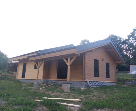 Přízemní srub nedaleko Prahy