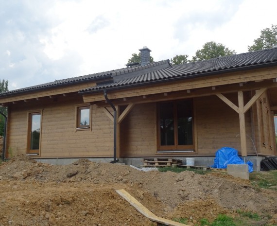 Přízemní srub nedaleko Prahy