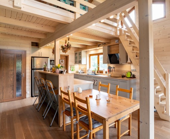 Jídelna srubového domu