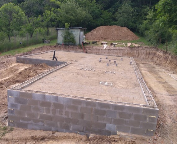 Základová deska srubu