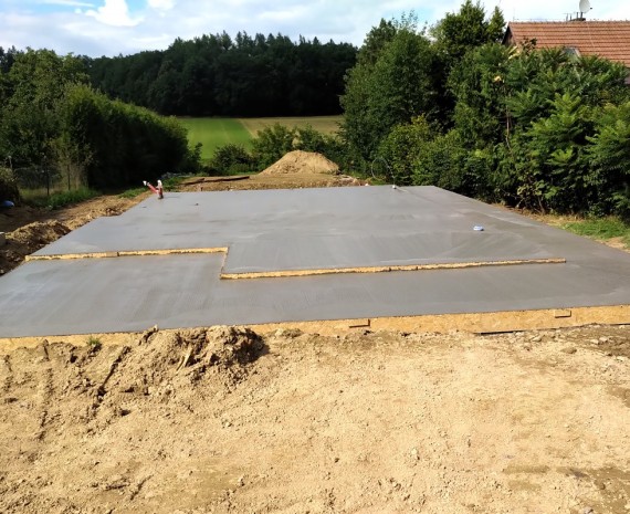Srubový dům Morava a dokončená základová deska