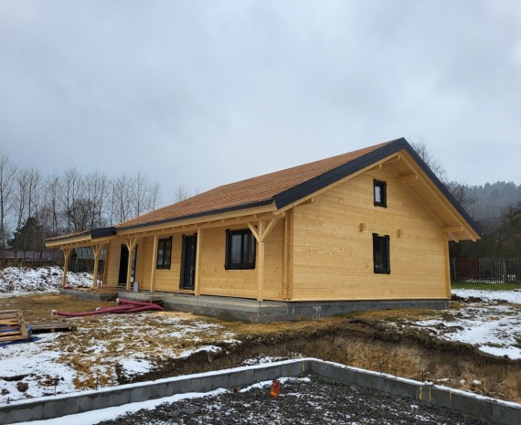 Srub a nasazování oken