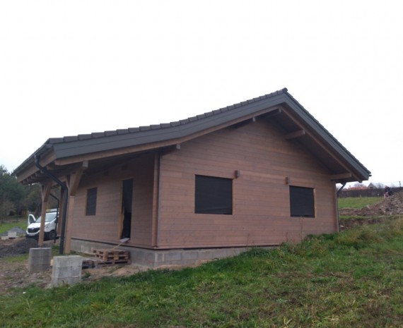 Dokončená střecha srubu