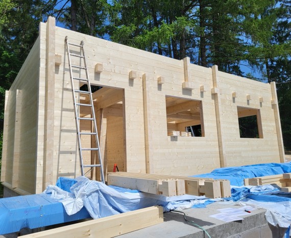 Stavba podkroví srubu