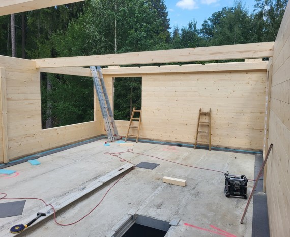 Podkrovní srub zevnitř