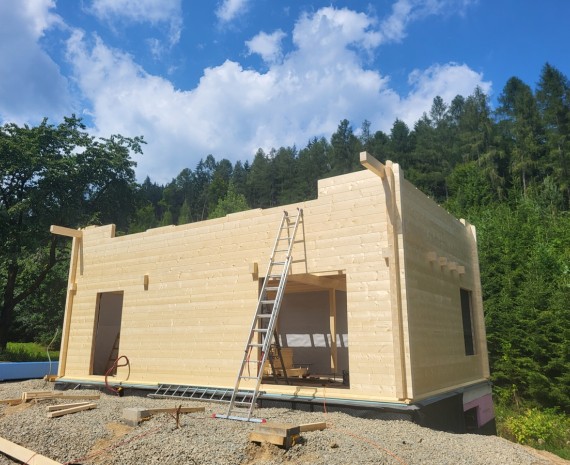 Stavba podkroví srubu Nový Mlýn