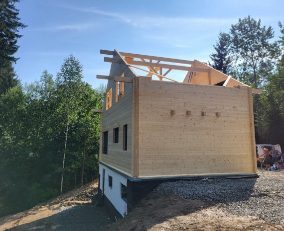 Realizace krovu srubu