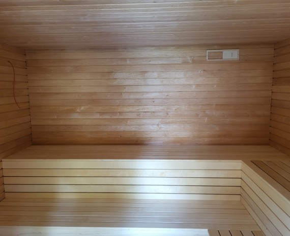 Interiér sauny srubu