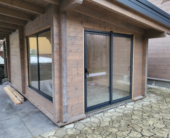Dokončená sauna u srubu