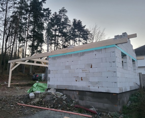 Realizace garáže u srubu Morava