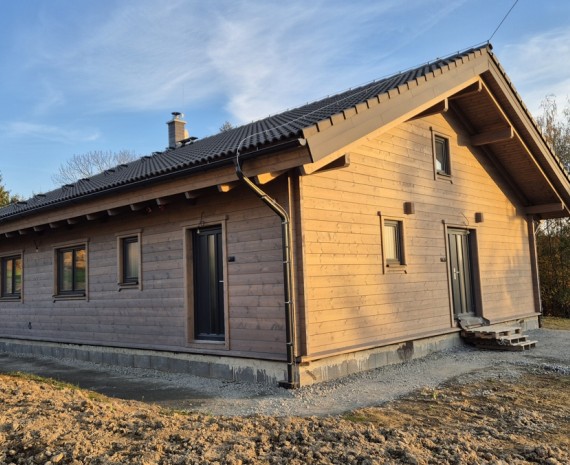 Štítová stěna srubu