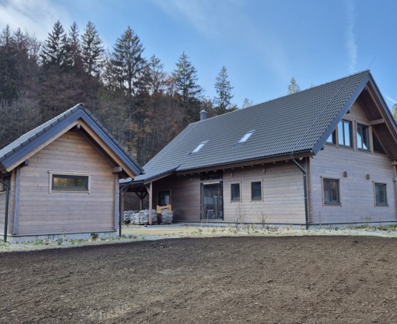 Roubenka KAROLINKA a srubová sauna