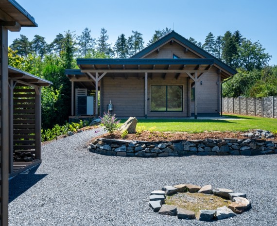 Okolí srubového domu