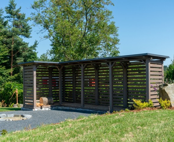 Okolí srubového domu