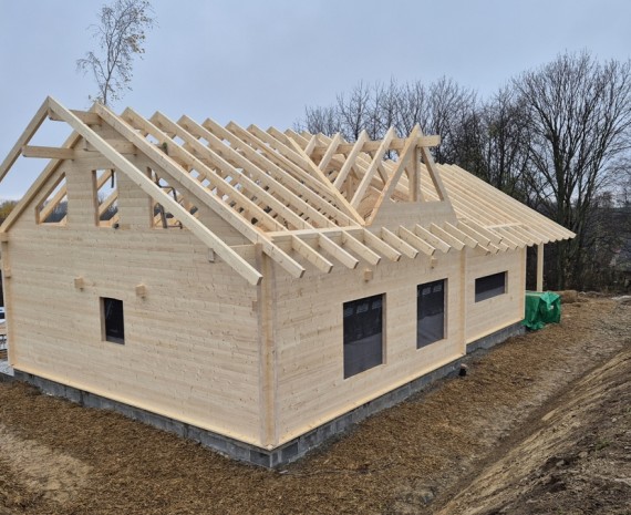 Srub a realizace krovu