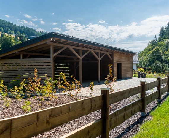 Garážové stání pro tři auta